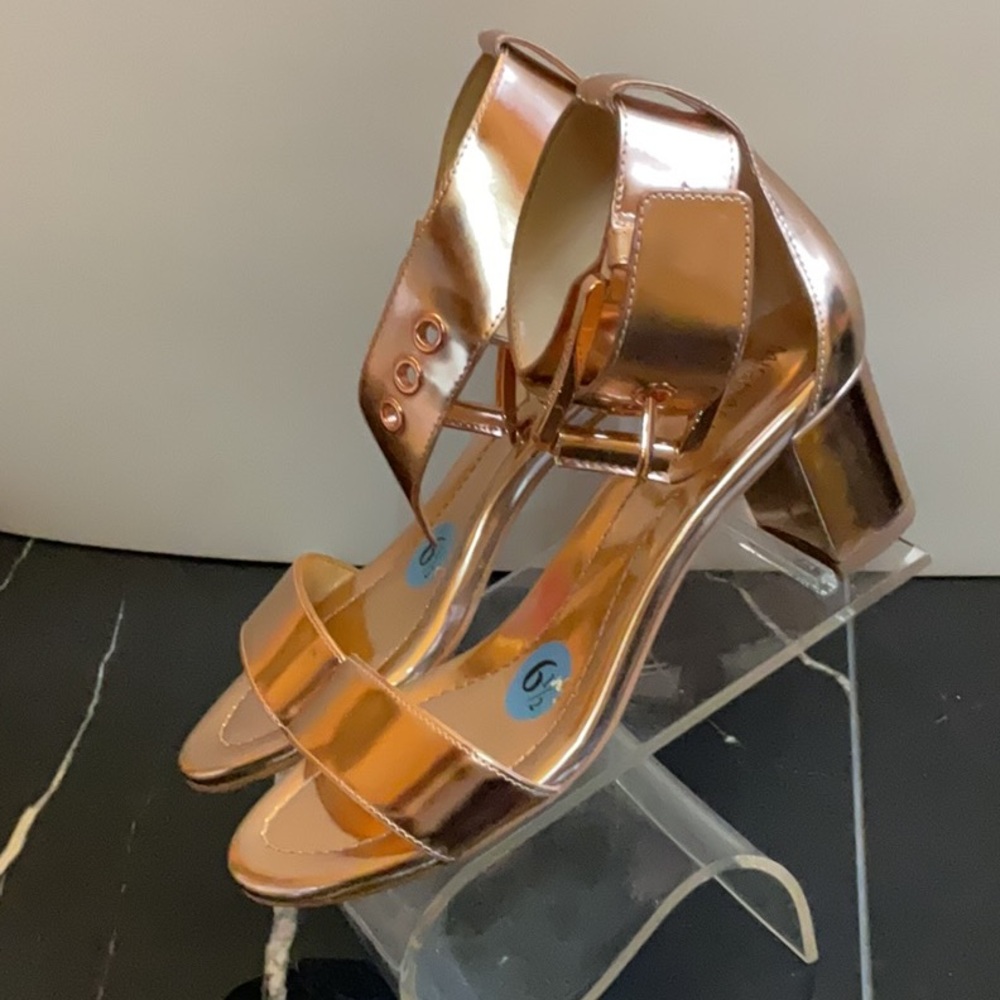 Michael Kors Rose Gold Heels Elegant Sandals - Picture 3 of 8